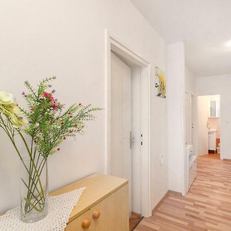 Charming Old Town Apartment 希贝尼克 外观 照片