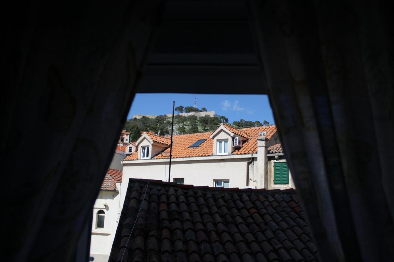 Charming Old Town Apartment 希贝尼克 外观 照片