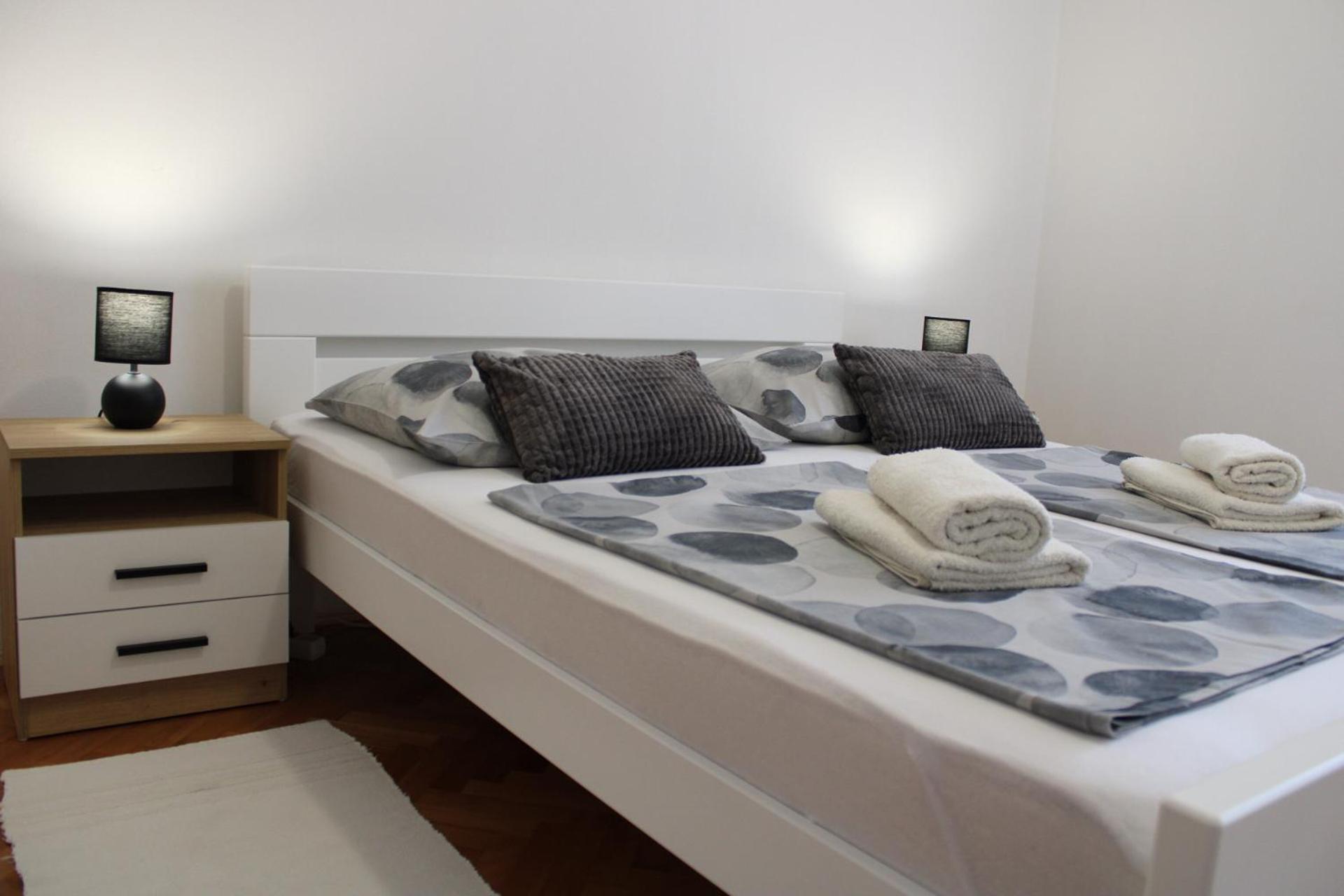 Charming Old Town Apartment 希贝尼克 外观 照片
