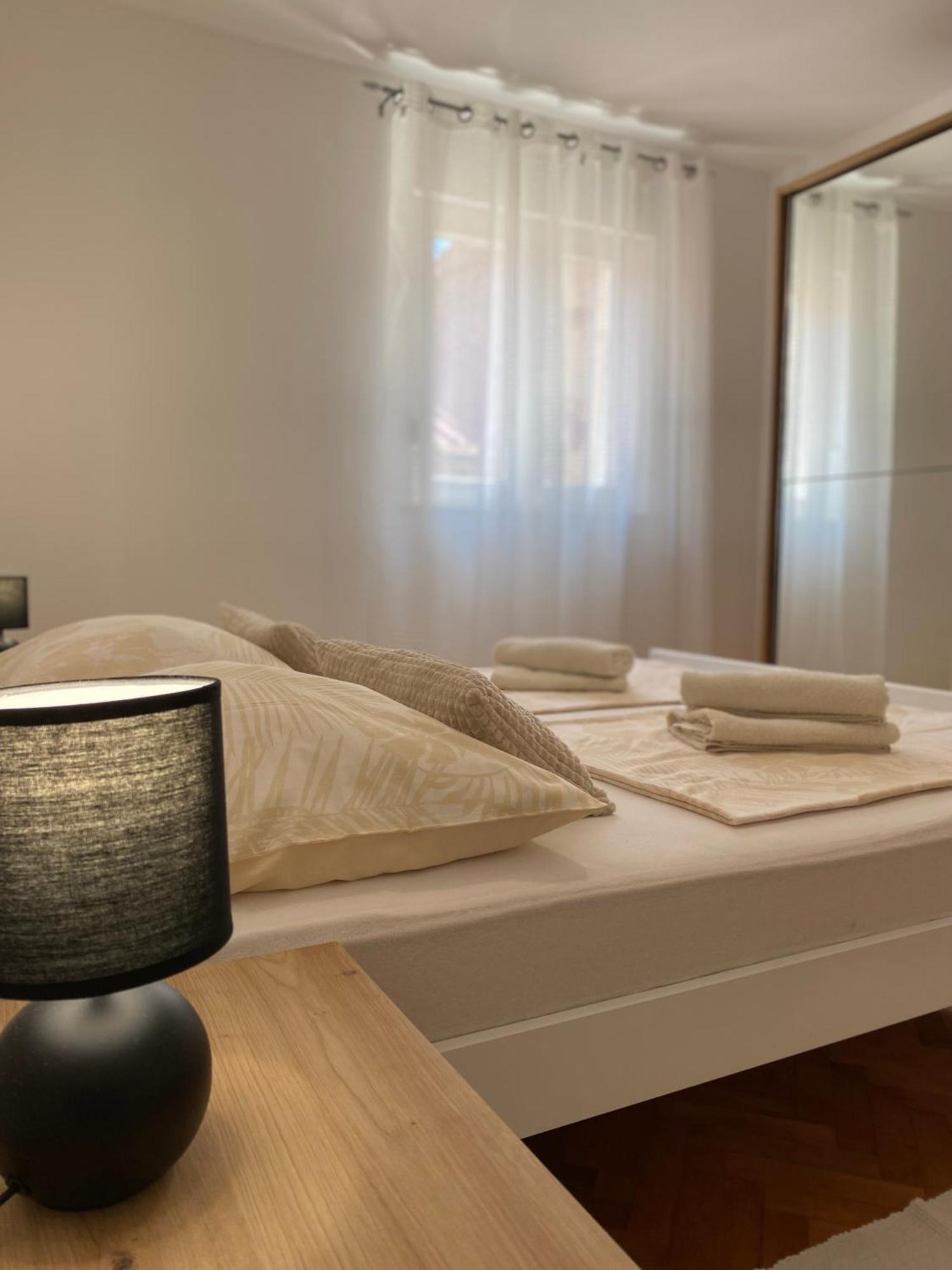 Charming Old Town Apartment 希贝尼克 外观 照片