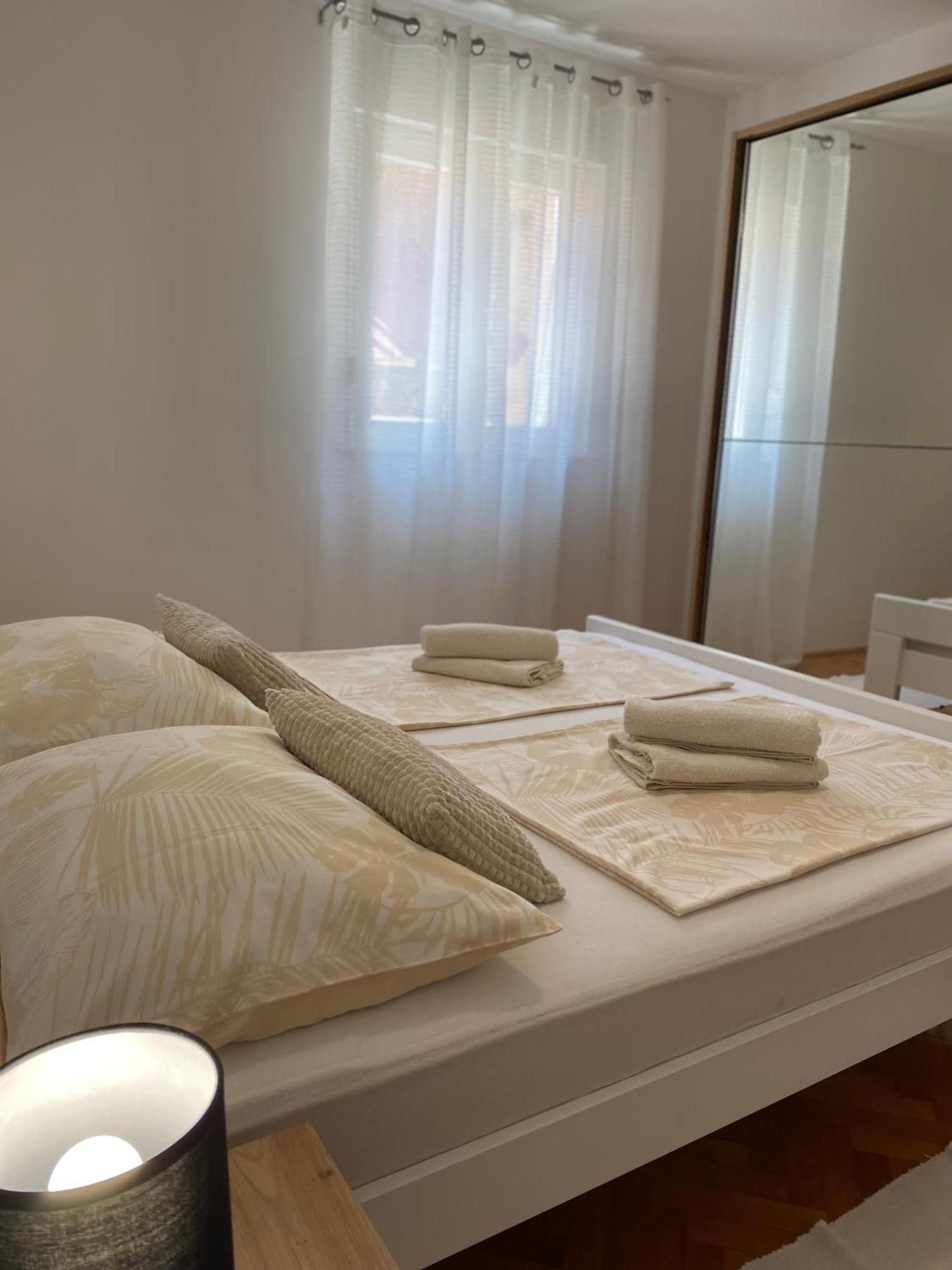 Charming Old Town Apartment 希贝尼克 外观 照片