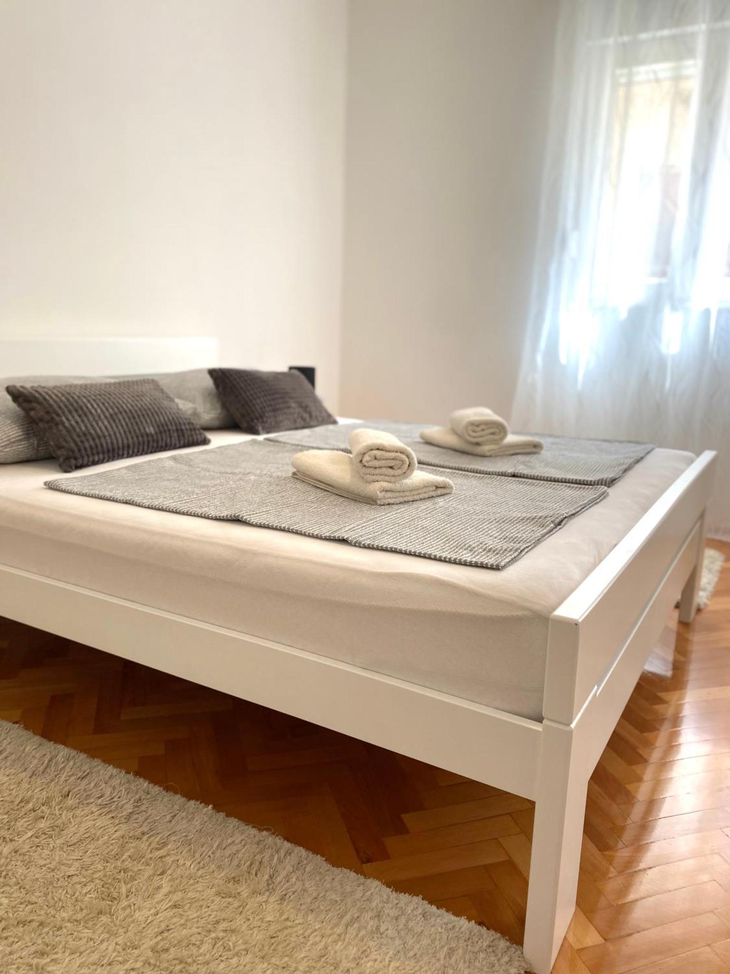 Charming Old Town Apartment 希贝尼克 外观 照片
